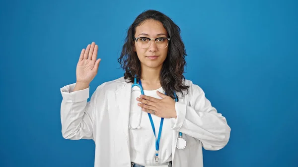 Young Beautiful Hispanic Woman Doctor Making Oath Hand Chest Isolated — Stock Photo, Image
