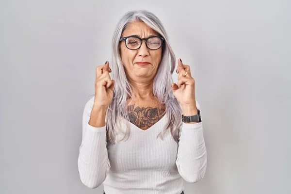 Middle Age Woman Grey Hair Standing White Background Gesturing Finger — Stock Photo, Image
