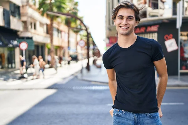 Young Caucasian Man Smiling Confident Standing Street — 图库照片