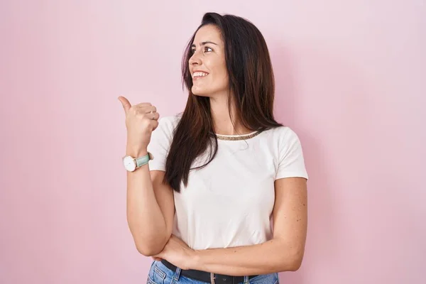 Young Brunette Woman Standing Pink Background Smiling Happy Face Looking — 스톡 사진