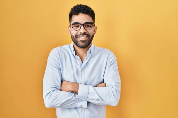 Hispanic Man Beard Standing Yellow Background Happy Face Smiling Crossed — Stock Photo, Image