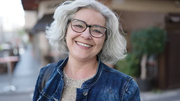 Middle Age Woman Grey Hair Smiling Confident Street — Stock Fotó