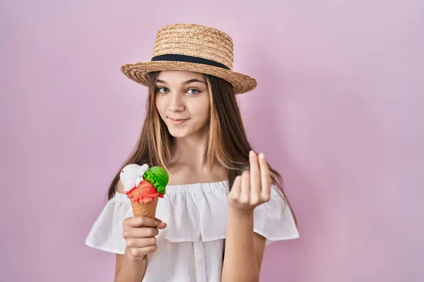 Adolescente Tenant Crème Glacée Faisant Geste Argent Avec Les Mains — Photo