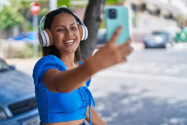 Young Hispanic Woman Smiling Confident Having Video Call Street — Stock Fotó