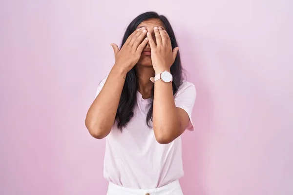 Young Hispanic Woman Standing Pink Background Rubbing Eyes Fatigue Headache — 图库照片