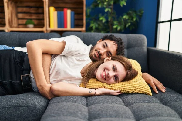 Man Woman Smiling Confident Lying Sofa Home — Stock Photo, Image