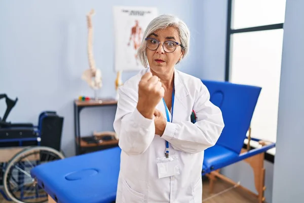 Middle Age Woman Grey Hair Working Pain Recovery Clinic Ready — Stock Photo, Image