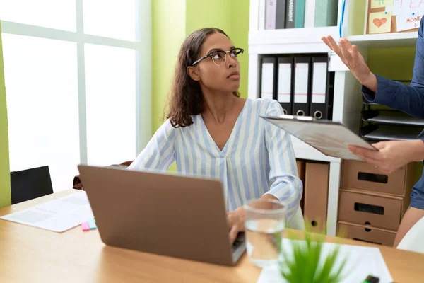 Young African American Woman Business Worker Boss Arguing Office — Stock Photo, Image