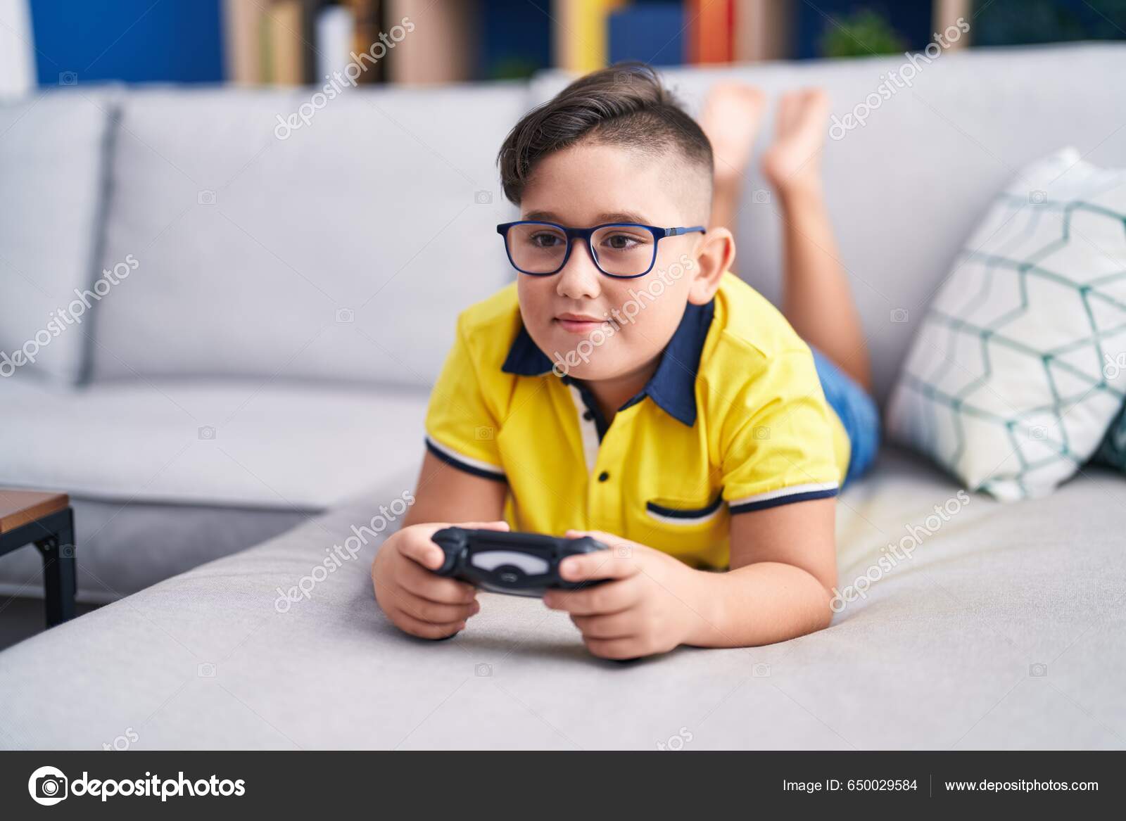 7,518 Kids Playing Video Games Stock Photos, High-Res Pictures