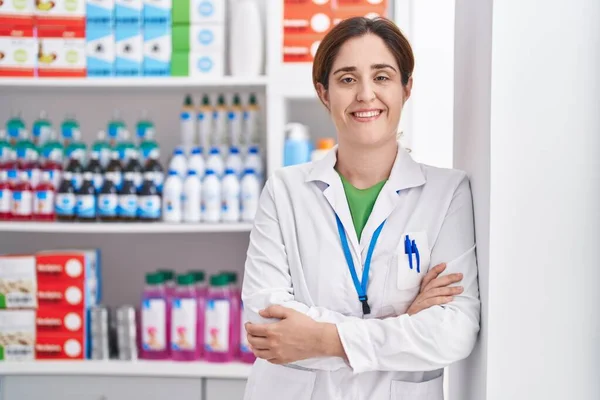 Young Woman Pharmacist Smiling Confident Standing Arms Crossed Gesture Pharmacy — Foto Stock