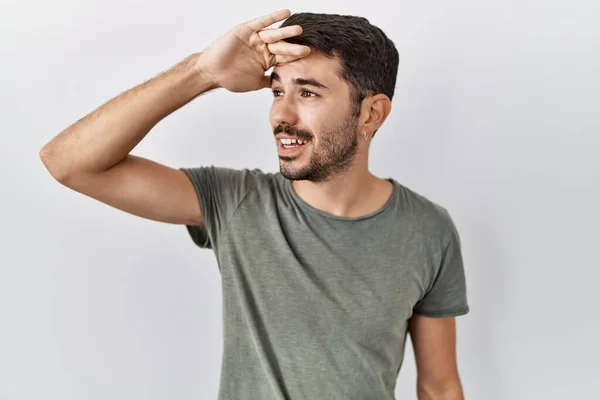 Homem Hispânico Jovem Com Barba Vestindo Shirt Casual Sobre Fundo — Fotografia de Stock