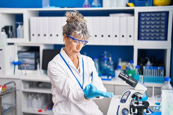 Middle Age Woman Scientist Wearing Gloves Laboratory — Stock Photo, Image