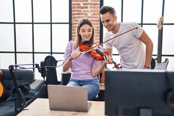 Man Woman Musicians Having Online Violin Lesson Music Studio — Stock Photo, Image