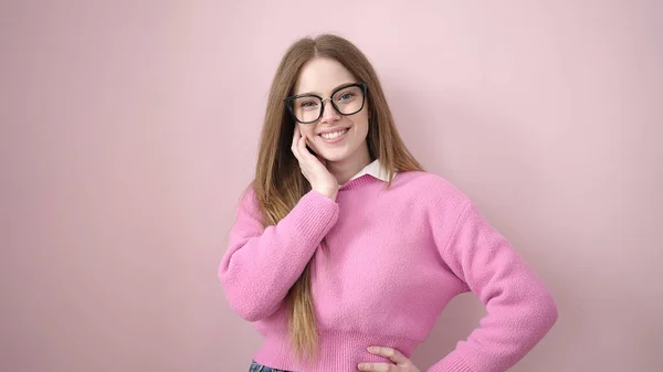 Young Blonde Woman Smiling Confident Standing Isolated Pink Background — Stockfoto