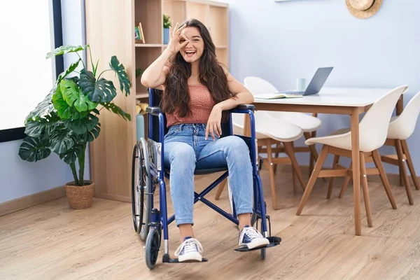 Young Teenager Girl Sitting Wheelchair Living Room Smiling Happy Doing — Stock Photo, Image