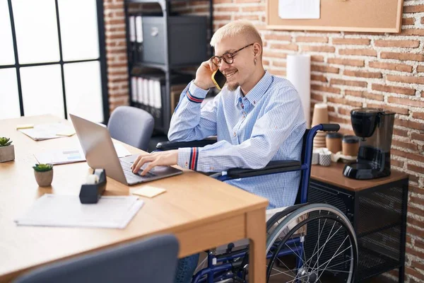 Young Caucasian Man Business Worker Talking Smartphone Sitting Wheelchair Office — Foto de Stock