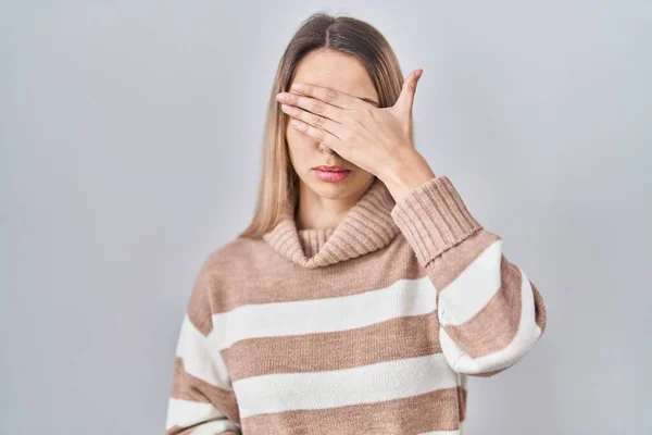 Young Blonde Woman Wearing Turtleneck Sweater Isolated Background Covering Eyes — Stock Photo, Image