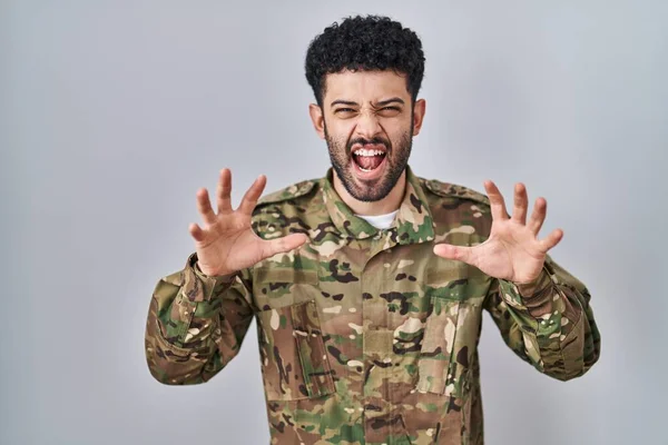 Arab Man Wearing Camouflage Army Uniform Smiling Funny Doing Claw — Stock Photo, Image