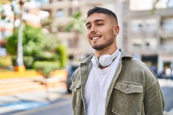Young Hispanic Man Smiling Confident Wearing Headphones Park — Stock Photo, Image