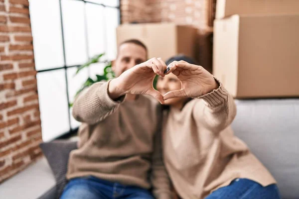 Man Woman Couple Doing Heart Gesture Hands New Home — Stock fotografie
