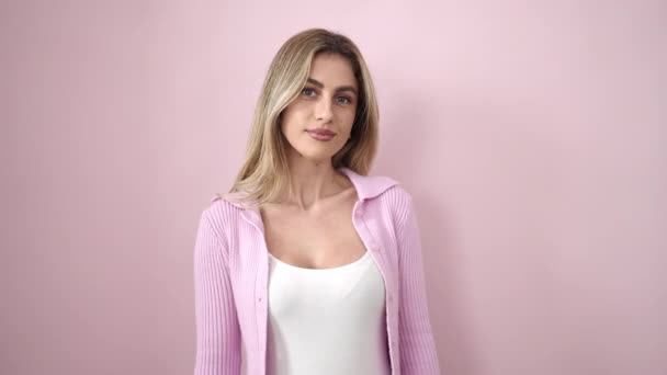 Young Blonde Woman Smiling Confident Standing Isolated Pink Background — Stock video