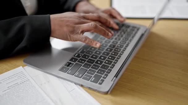 African American Woman Business Worker Using Laptop Working Office — Vídeo de Stock