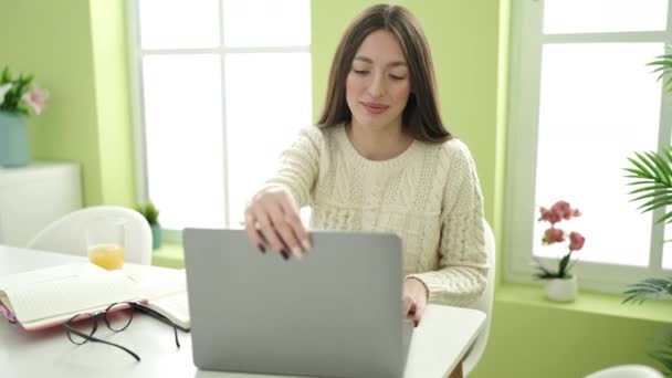 Young Beautiful Hispanic Woman Student Smiling Confident Using Laptop Studying — Stockvideo