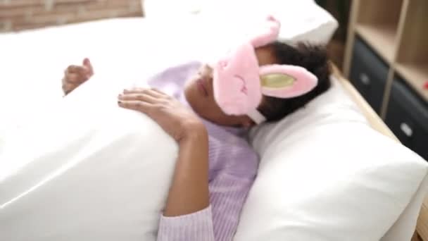 African American Woman Lying Bed Wearing Sleep Mask Sleeping Bedroom — Vídeo de Stock