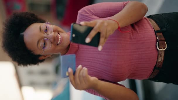 African American Woman Using Smartphone Credit Card Street — Αρχείο Βίντεο