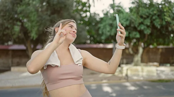 Young Blonde Woman Wearing Sportswear Make Selfie Smartphone Street — Stock fotografie