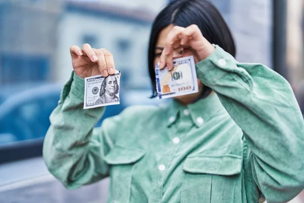 Young Chinese Woman Breaking 100 Dollars Banknote Street — Fotografia de Stock