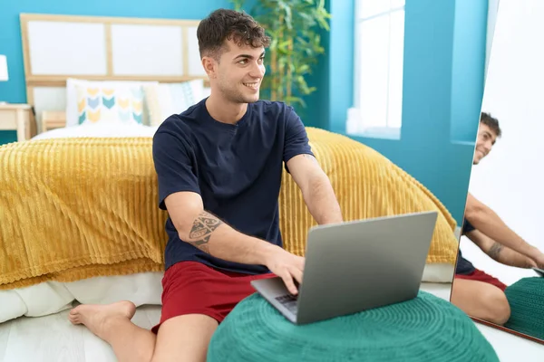 Young Hispanic Man Using Laptop Sitting Floor Bedroom —  Fotos de Stock