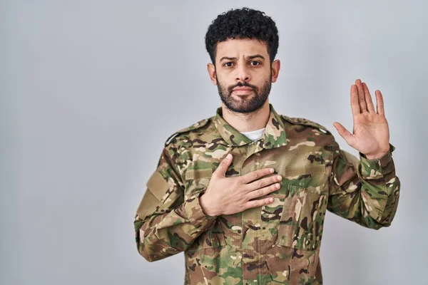 Arab Man Wearing Camouflage Army Uniform Swearing Hand Chest Open — Stock Photo, Image