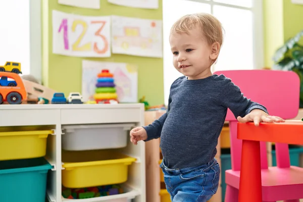 Adorable Blond Toddler Smiling Confident Standing Kindergarten — ストック写真