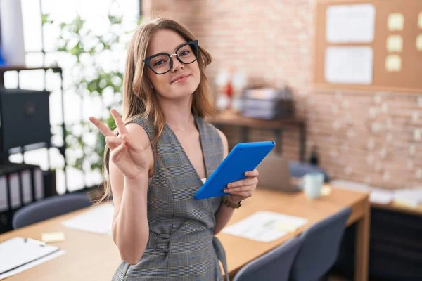 Caucasian Woman Working Office Wearing Glasses Smiling Happy Face Winking — Stock Photo, Image