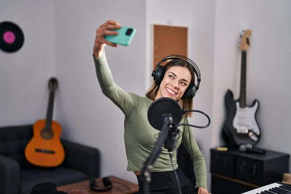 Young Beautiful Hispanic Woman Musician Smiling Confident Make Selfie Smartphone — Stok fotoğraf