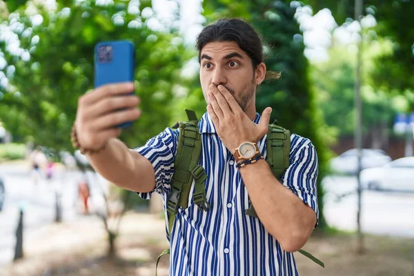 Hispanic Man Long Hair Outdoors City Doing Video Call Covering — Stock Photo, Image