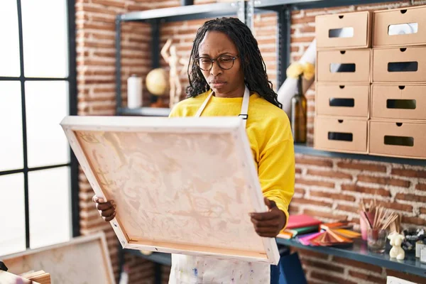 African Woman Looking Painter Canvas Skeptic Nervous Frowning Upset Because — Stock Photo, Image
