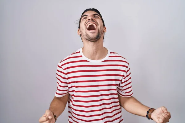 Hispanic Man Long Hair Standing Isolated Background Angry Mad Screaming — Stock Photo, Image