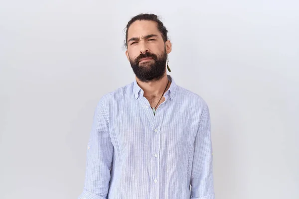 Hombre Hispano Con Barba Vistiendo Una Camisa Casual Escéptico Nervioso —  Fotos de Stock