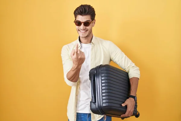 Yaz Tatiline Giderken Bavul Tutan Genç Spanyol Adam Seni Buraya — Stok fotoğraf