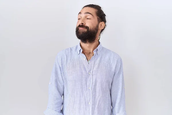 Hombre Hispano Con Barba Vistiendo Una Camisa Casual Sonriendo Mirando —  Fotos de Stock