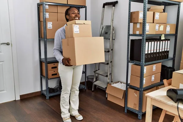 African American Woman Ecommerce Business Worker Holding Packages Office — Stock Photo, Image