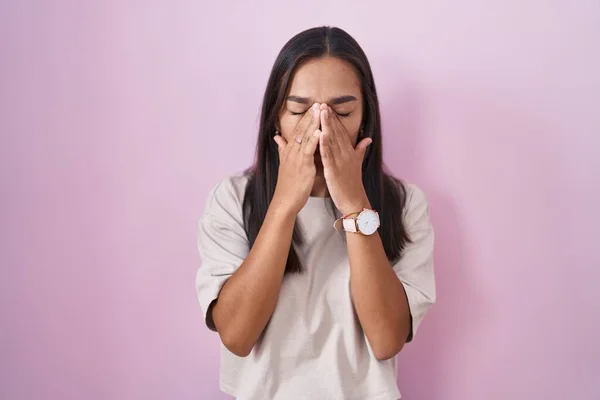 Young Hispanic Woman Standing Pink Background Rubbing Eyes Fatigue Headache — Stockfoto
