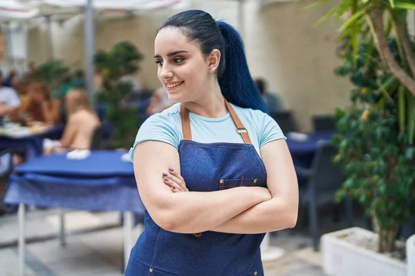 Young Caucasian Woman Waitress Smiling Confident Standing Arms Crossed Gesture — ストック写真