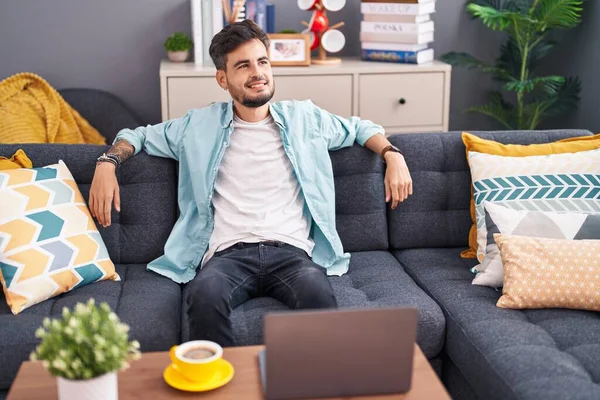 Young Hispanic Man Smiling Confident Sitting Sofa Home — Stock Photo, Image