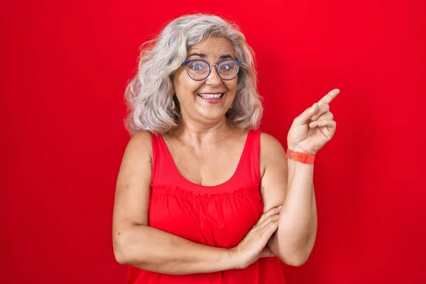 Middle Age Woman Grey Hair Standing Red Background Big Smile — Stock Photo, Image