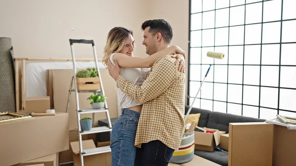 Man Woman Couple Smiling Confident Dancing New Home — Stock Photo, Image