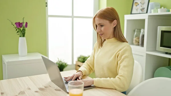 Young Blonde Woman Using Laptop Having Breakfast Home — Photo