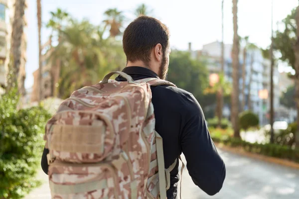 Young Hispanic Man Wearing Backpack Walking Street — Stock Photo, Image